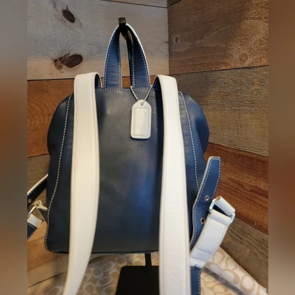Vintage Coach Y2K (2005) 2 Tone Navy/White Leather Backpack - Picture 5 of 13